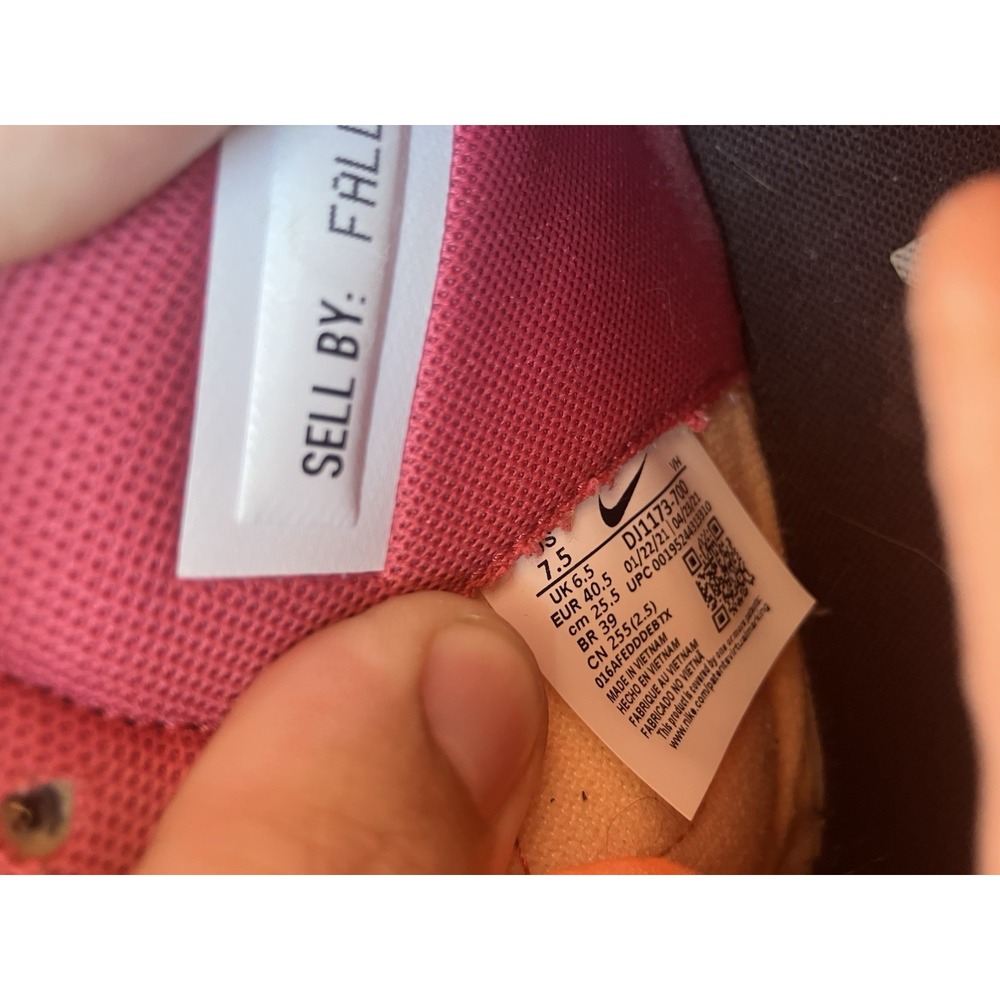 Nike Dunk Mid Social Status Free Lunch Strawberry Milk Mens Sz 7.5 US DJ1173-700 - Picture 15 of 15